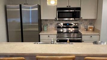 Mikrowelle, Ofen, Herdplatte, Geschirrspüler