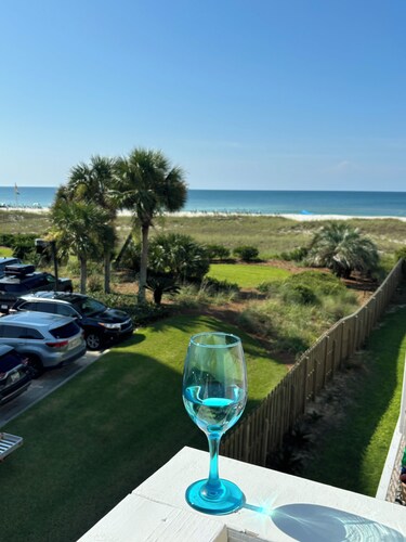 Oceanfront-Private Beach-3 minute walk to Flora-Bama-Townhouse-6 Unit Building