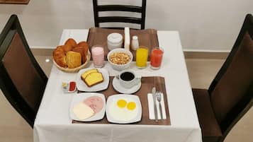 Free daily buffet breakfast