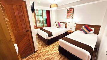 Habitación triple familiar | Escritorio y wifi gratis