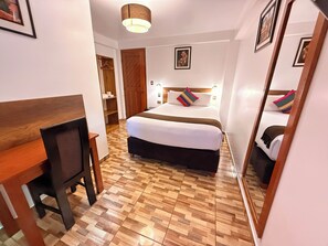 Standard Double Room | Desk, free WiFi