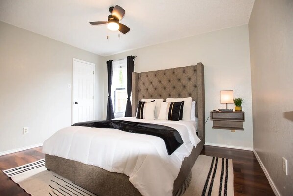 4 Schlafzimmer, Schreibtisch, Bügeleisen/Bügelbrett, kostenloses WLAN