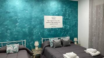 Elite Room | Down comforters, desk, free WiFi