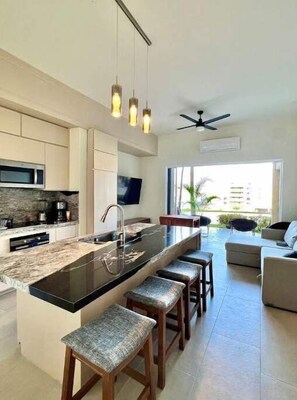 Private kitchen - Mar y Tierra / luxury renovated Condo by the sea
(Cabo San Lucas)