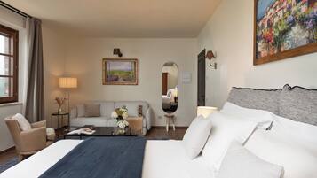 Suite, Valley View | 1 bedroom, in-room safe, individually decorated, individually furnished