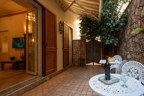 Outdoor dining - (Casa d’arte Taormina) Alloggio con Patio+Parking (Taormina)