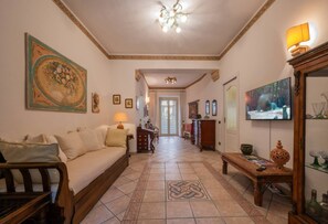 Smart TV - (Casa d’arte Taormina) Alloggio con Patio+Parking (Taormina)