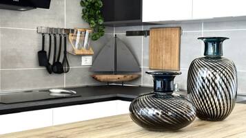 Réfrigérateur, four, lave-vaisselle