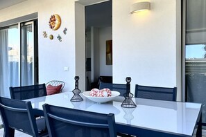 Outdoor dining - P020 - Porto Recanati, new three-room apartment with garden (Porto Recanati)
