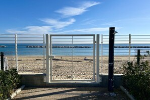 Beach - P020 - Porto Recanati, new three-room apartment with garden (Porto Recanati)