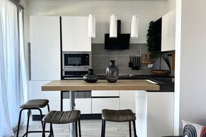 Fridge, oven, dishwasher