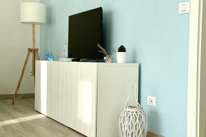 Interior - M379 - Marcelli, renovated three-room apartment with terrace overlooking the sea (Marcelli)