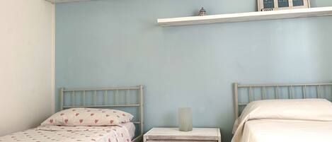 2 bedrooms, WiFi, bed sheets