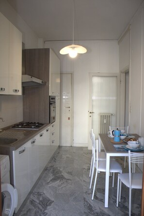 Fridge, microwave, oven, stovetop - A Casa di Lapo (Firenze)