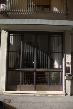 Exterior detail - A Casa di Lapo (Firenze)