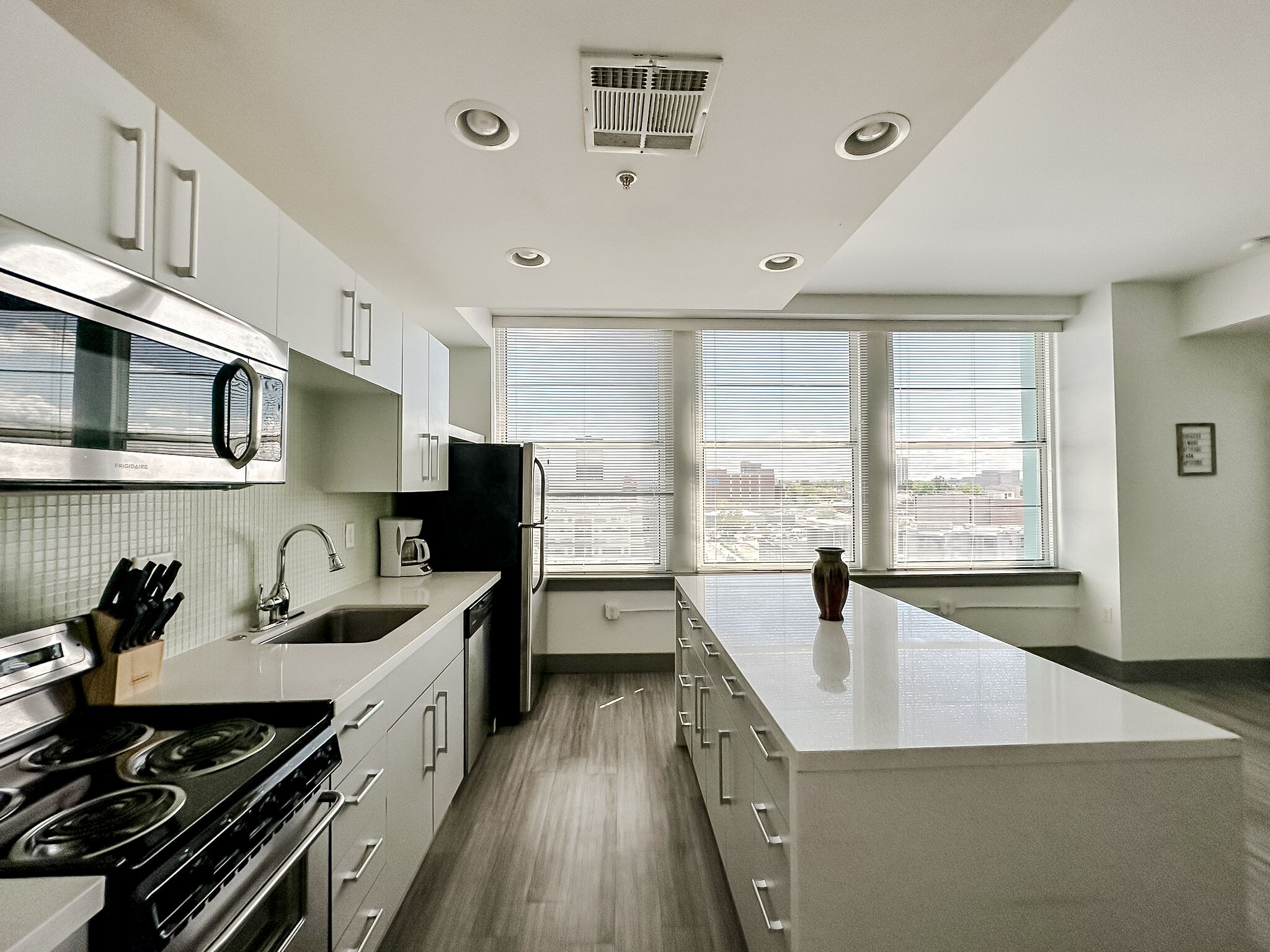 Sleepover: Dazzling 1BD/1BA- Downtown Springfield