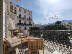 Property grounds - " The Casino Terrace" LUXURY apartment ! (Aix-les-Bains)
