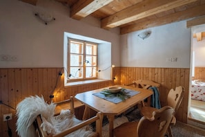 Hus - 2 sovrum - terrass | Restauranger