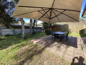 Outdoor dining - 100 - Charming house in the Arros district (SOULAC SUR MER)