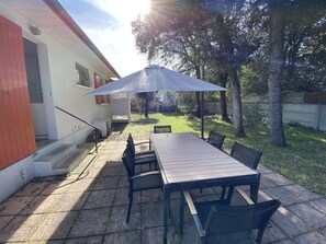 Outdoor dining - 100 - Charming house in the Arros district (SOULAC SUR MER)