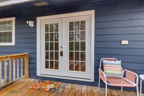 Terrace/patio - Chatom Retreat w/ Furnished Deck & Wooded Views! (Chatom)