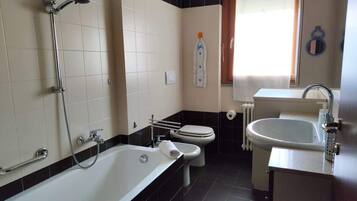 Ducha y secador de pelo