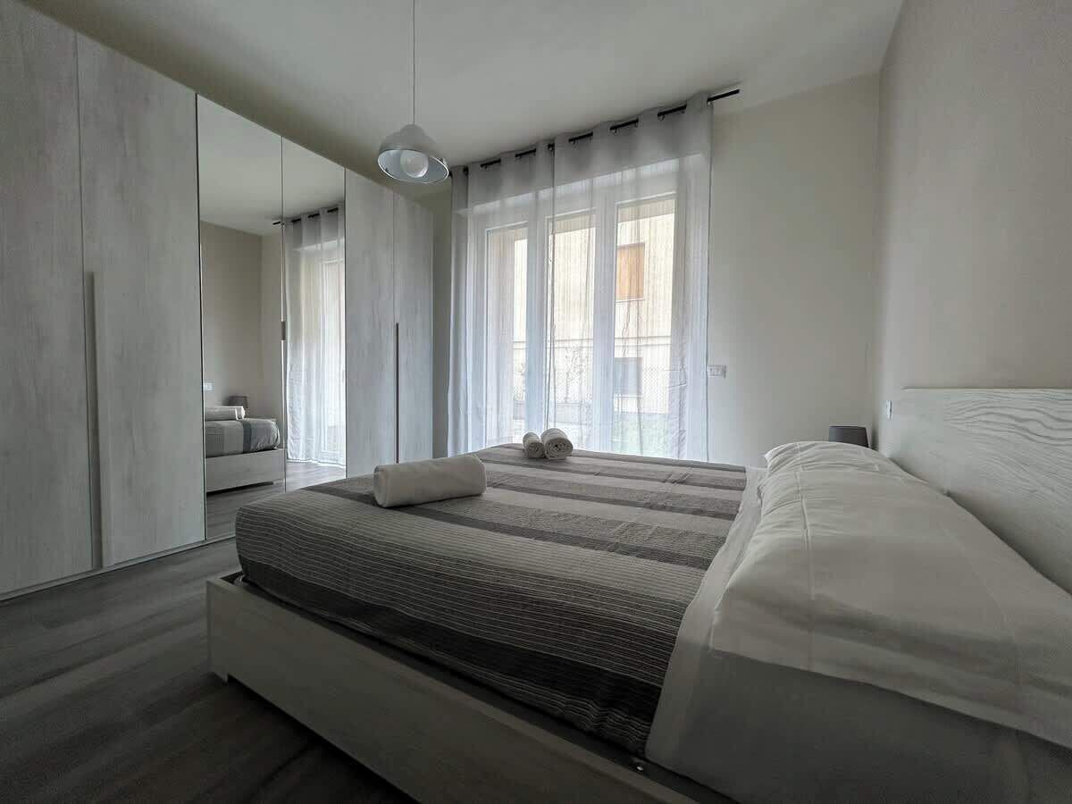 Fer et planche à repasser, lit parapluie, Wi-Fi, draps fournis