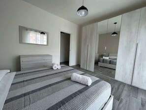 1 bedroom, iron/ironing board, travel cot, WiFi