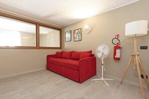 TV - Alessandro82 - Immobili e Soluzioni Rent (Bergamo)