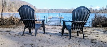Tranquil Waters retreat with Lake Access and all the amenities to feel at home .