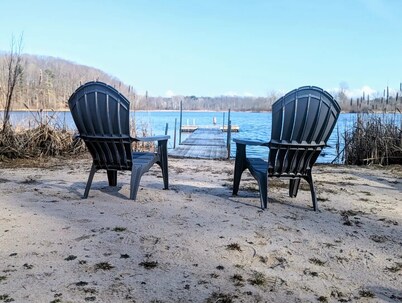 Tranquil Waters retreat with Lake Access and all the amenities to feel at home .