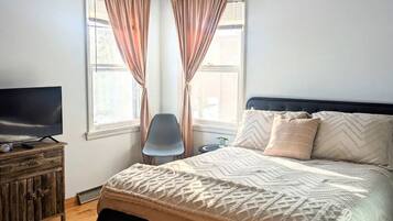 3 bedrooms, desk, travel crib, free WiFi