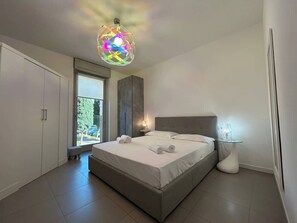 熨斗/熨衫板、可攜式嬰兒床、免費 Wi-Fi、床單