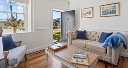 Cozy Georgian Cottages close to Hobart