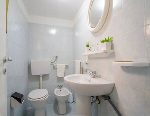 Talo, 1 makuuhuone, esteetön, tupakointi sallittu | Kylpyhuone