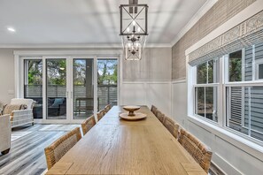 Dining - 53 Sandcastle | New Luxury Home | Walk2Beach | Free Heated Pool (Hilton Head Island)