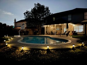 Outdoor pool - The Misty Lodge (Converse)