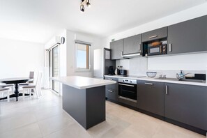 Fridge, microwave, oven, dishwasher