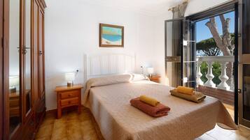 4 Schlafzimmer, Bügeleisen/Bügelbrett, kostenloses WLAN, Bettwäsche