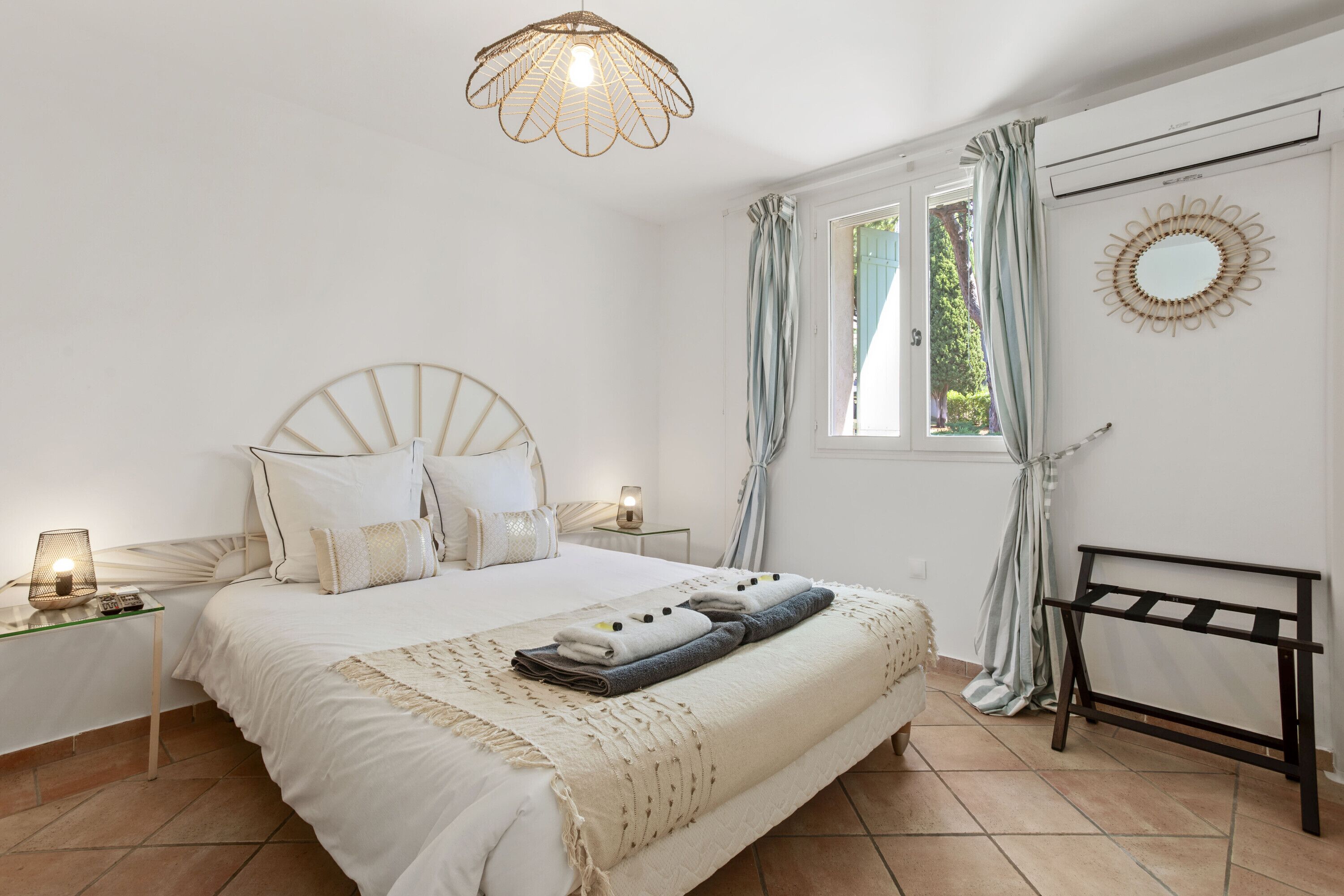 8 chambres, fer et planche à repasser, Wi-Fi gratuit, draps fournis