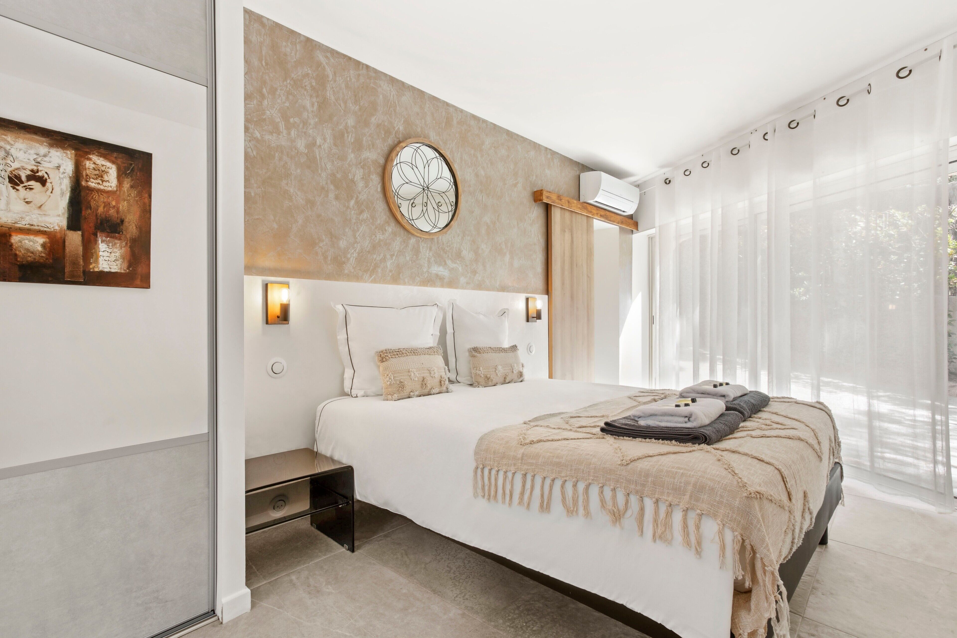 8 slaapkamers, een strijkplank/strijkijzer, gratis wifi, beddengoed