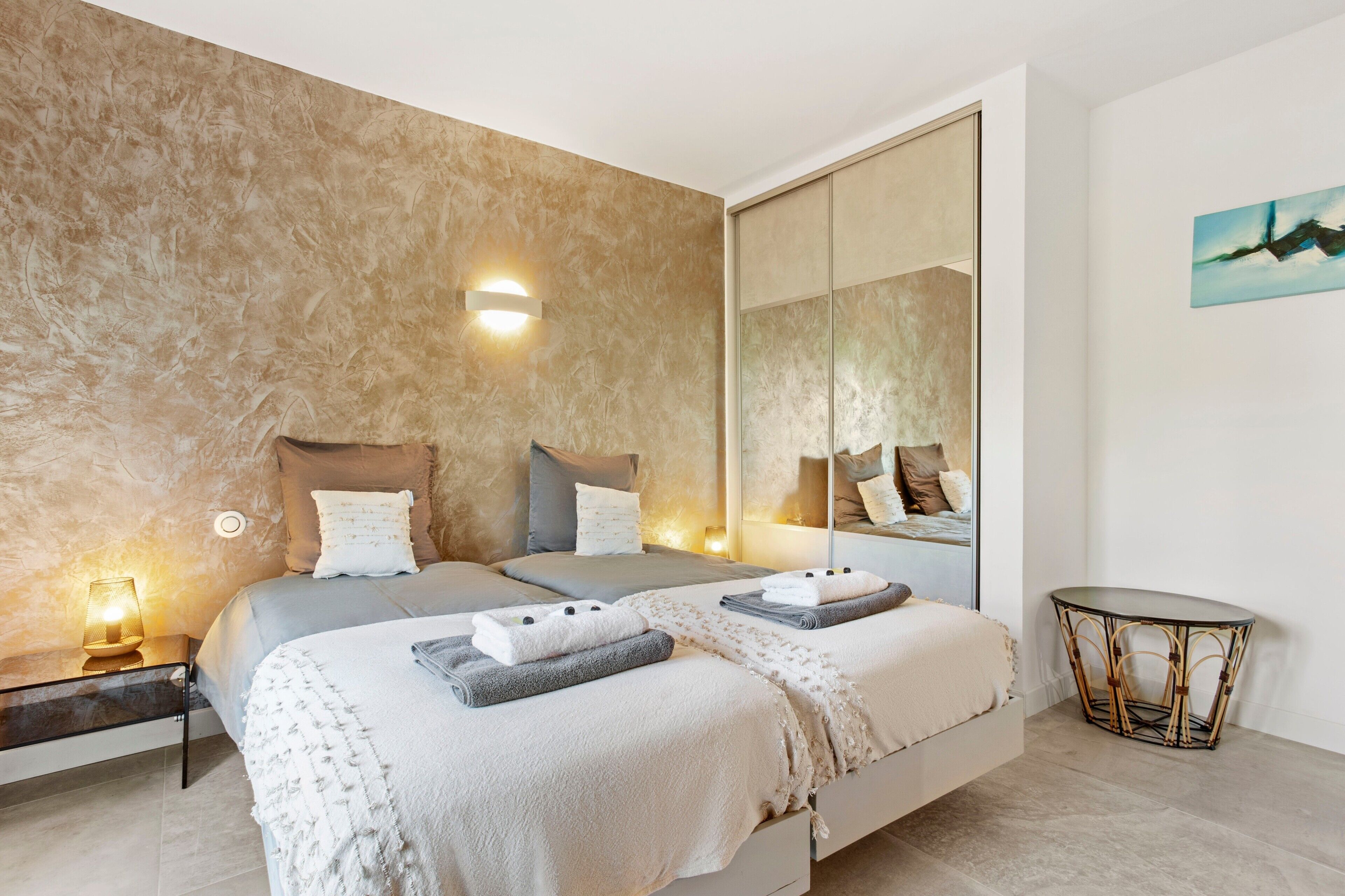 8 Schlafzimmer, Bügeleisen/Bügelbrett, kostenloses WLAN, Bettwäsche