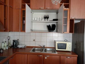 Micro-ondes, four, plaque de cuisson