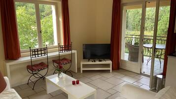 TV, DVD player, stereo