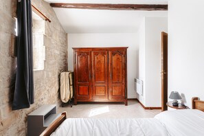 2 chambres, fer et planche à repasser, accès au Wi-Fi (inclus)