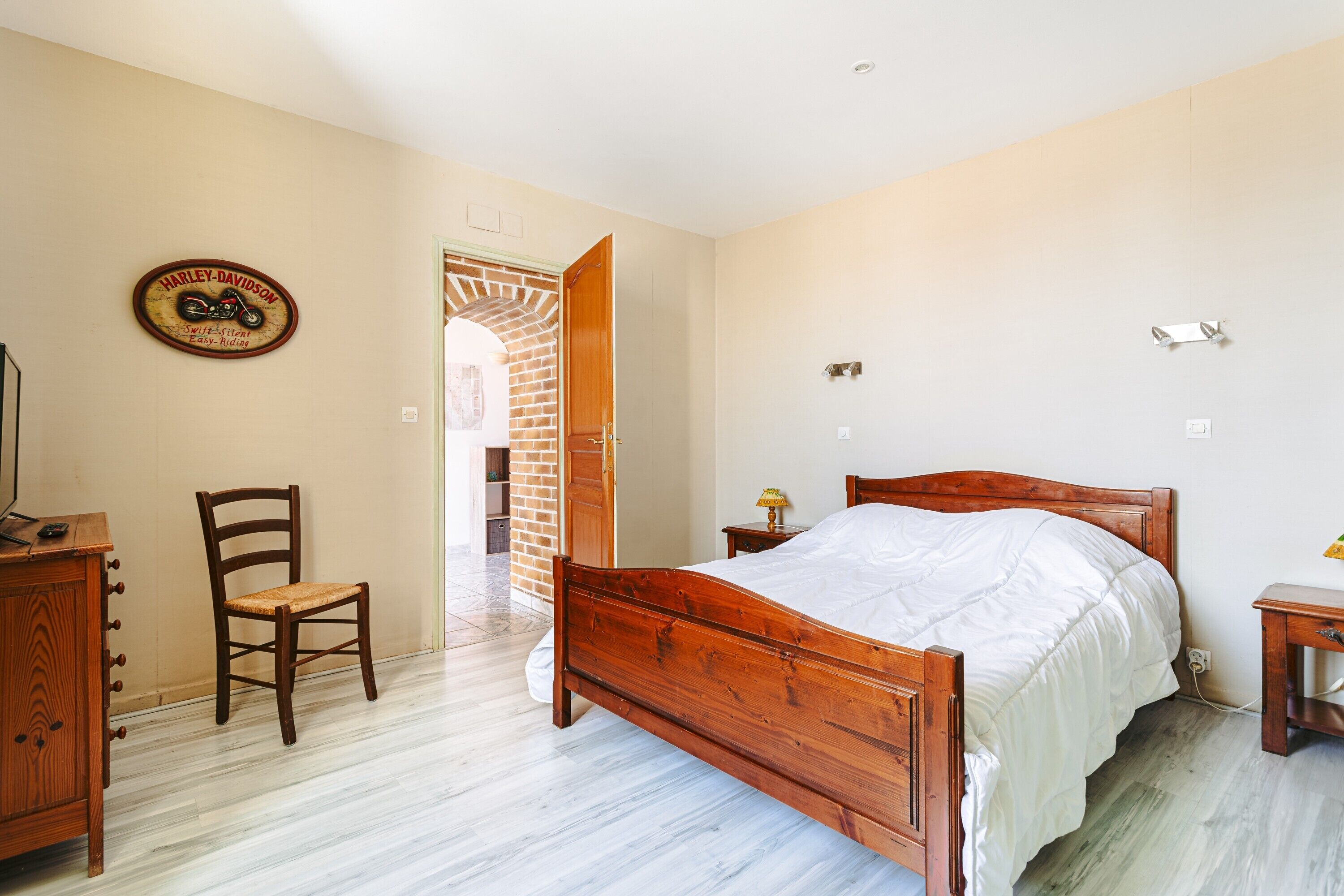 5 soverom, strykejern/-brett, wi-fi (inkludert) og sengetøy