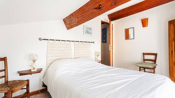 2 chambres, fer et planche à repasser, Wi-Fi gratuit, draps fournis