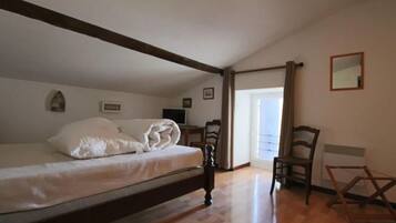 8 Schlafzimmer, Bügeleisen/Bügelbrett, kostenloses WLAN, Bettwäsche