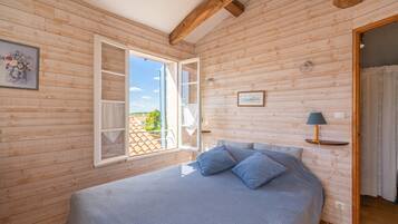2 chambres, fer et planche à repasser, draps fournis