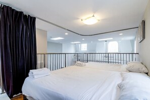 7 bedrooms, iron/ironing board, WiFi, bed sheets